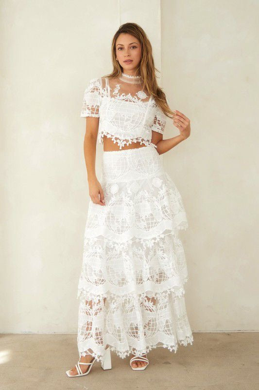 Embroidered scalloped maxin set